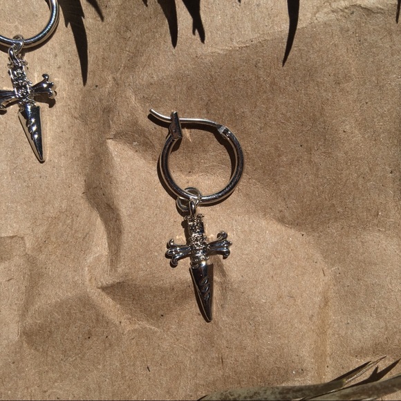 Relic mini cross dagger hoop earrings - Picture 3 of 4